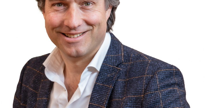 Erwin Gritter, Fiscaal jurist Juridische Zaken Belastingadvies. Specialismen: Vastgoed belastingrecht en vennootschaps-belasting. Herstructureringen & unieke oplossingen. Fiscaal advies op projectbasis.